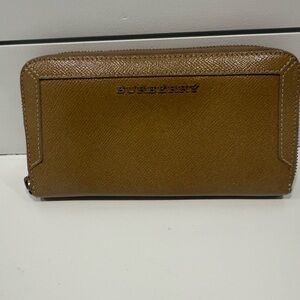 Burberry Beige Leather Zippy Wallet
